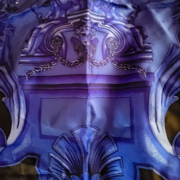 VERSACE SCARVES PURPLE AND RED LARGE SIZE - Picture 1 of 8